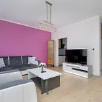 Apartamento With Balcony And Free Parking In By Renters *
