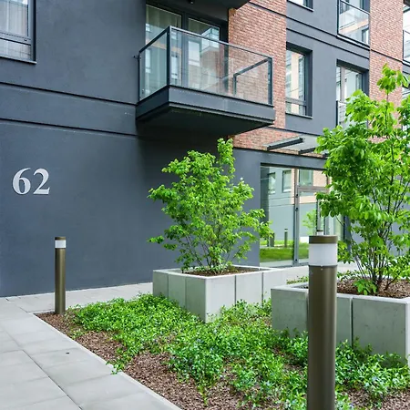 With Balcony And Free Parking In By Renters Apartamento