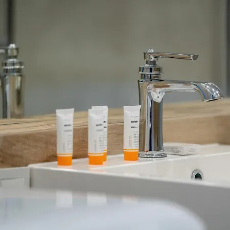 With Balcony And Free Parking In By Renters Appartement