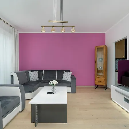 Apartman With Balcony And Free Parking In By Renters